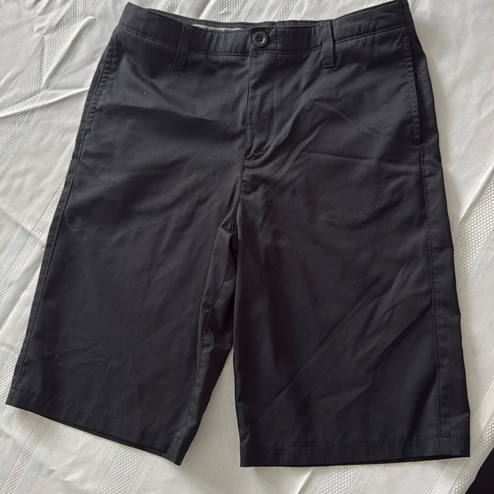Under armour, size 16 youth boys black golf shorts, like new